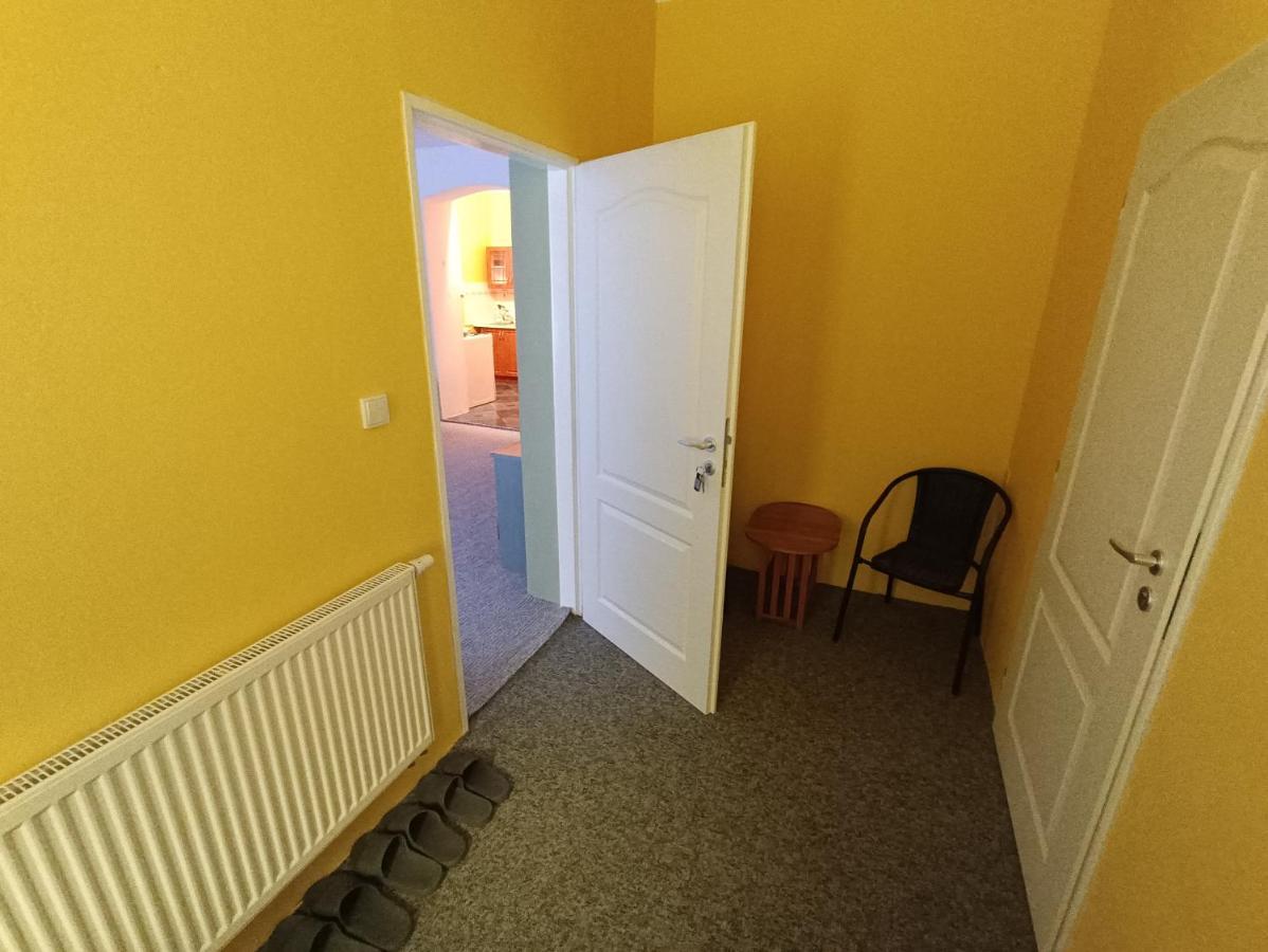 Apartman Horni Slavkov Hodinarstvi ภายนอก รูปภาพ